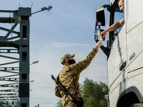Система Шлях не котується: чому водіїв фур можуть мобілізувати на кордоні?