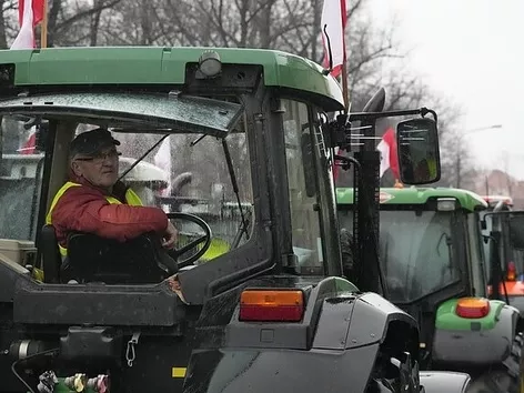 Polish blockade extends to borders with other countries: what is the situation now?