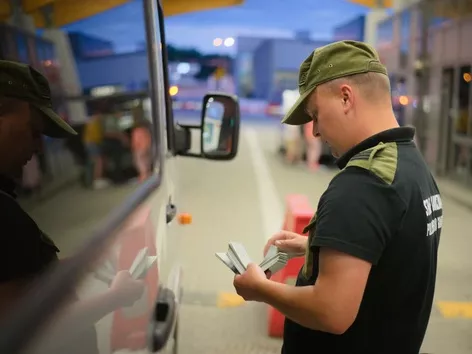 Do Ukrainian drivers need a green card to enter the EU?