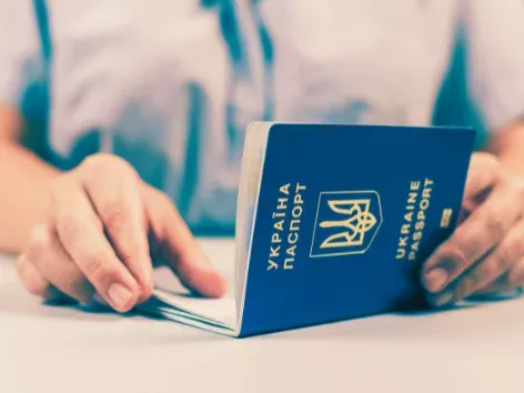 Військово-обліковий документ більше не потрібен: українцям спростили оформлення паспорта за кордоном