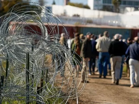 War in the USA? What is happening in Texas and how does it relate to Ukraine and russia?
