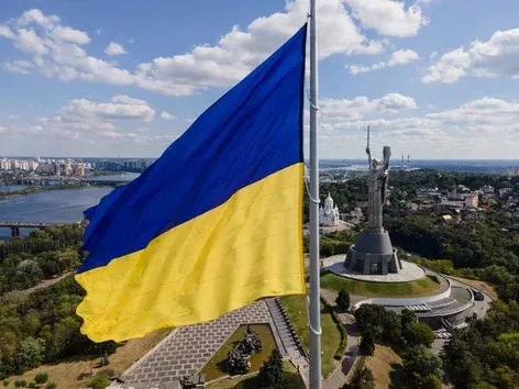 Тури по Україні 2025: які місця варто відвідати іноземцям навесні?