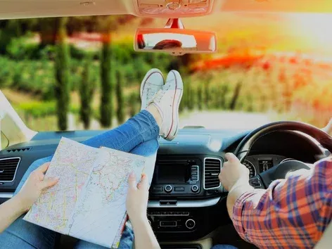 Traveling abroad by car in 2025: what documents are required and what coverage is provided under the Green Card