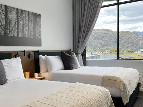 Airbnb vs Hotels: where is it cheaper for tourists to stay while traveling?