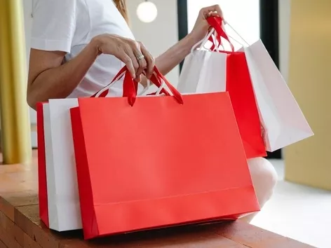 Which international brands and companies have already returned to Ukraine?