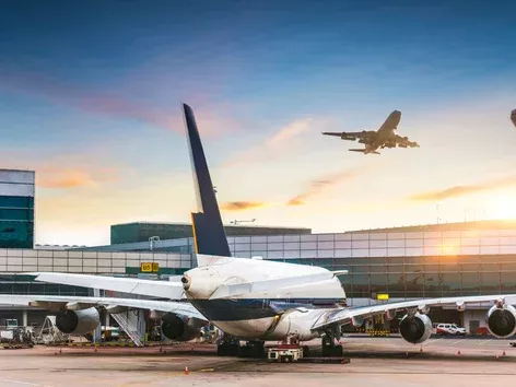 EU airport lifts restrictions on transportation of liquids on airplanes: new rules