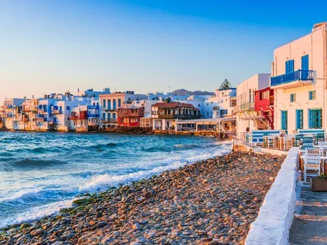 Greece gives a free vacation to tourists whose vacation was interrupted by forest fires in 2023