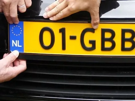 Fines and risks: what awaits Ukrainians who have not re-registered their cars in the Netherlands?