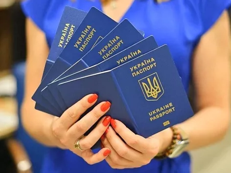 Hamburg changes the procedure for issuing passports to Ukrainians: what you should know