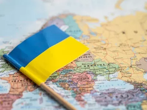 Як довго іноземці можуть перебувати в Україні без візи: штрафи за прострочення та продовження терміну перебування