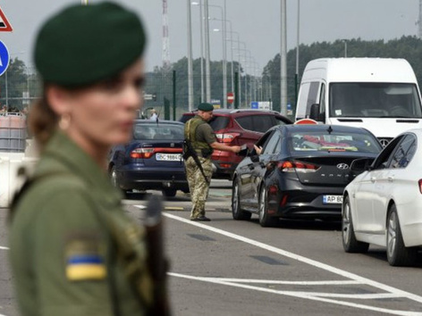 Виїзд за кордон з України: найзручніші маршрути, правила та необхідні документи
