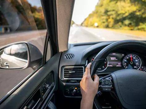 What should drivers know before travelling to Ukraine?