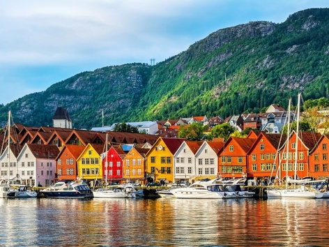 Norway for Ukrainians in 2025: how to apply for protection, social support and major changes for refugees