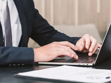 How to obtain a B1 business visa to the US if you are a Ukrainian citizen with temporary protection status in the EU – explained by Visit Ukraine lawyers