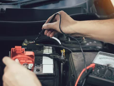 How to care for your car battery in the heat: tips for drivers