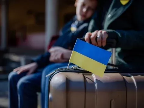Скільки українців переїхали на постійне проживання за кордон у 2024 році?