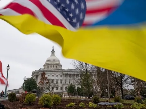 How can Ukrainians travel to the USA in 2025 if U4U has been stopped?