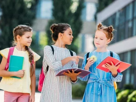 Applications for Dobry Start financial aid for schoolchildren start in Poland: how to receive payment
