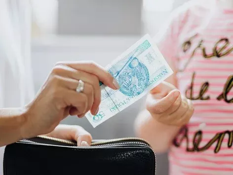 Red Cross in Poland resumes providing financial assistance to Ukrainians: how to apply