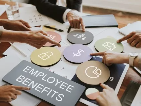 Payments to employees in Ukraine: a list of mandatory guarantees, additional bonuses from employers and ways to motivate staff in 2025