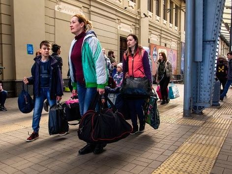 Ukrainians are returning home: where people are coming from and what are the rules for crossing the border