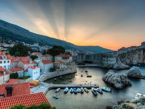 How to get to Ukraine from Croatia in 2024: convenient routes, entry rules and useful tips
