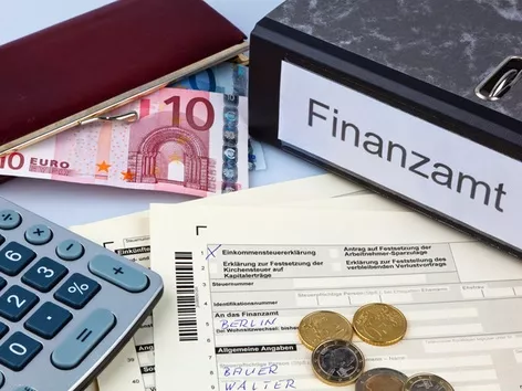 Wie können in Deutschland arbeitende Ukrainer eine Steuererklärung einreichen und zu viel gezahlte Steuern zurückerstattet bekommen?