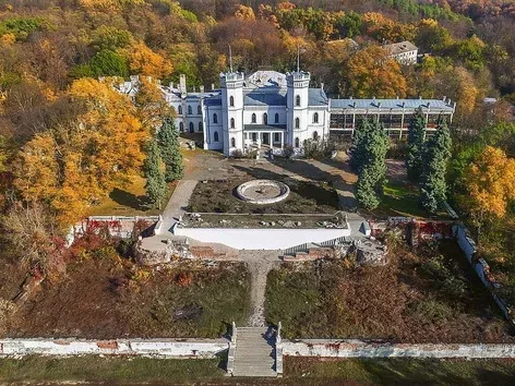 Koenig's Palace in Sharivka: immerse yourself in the history and beauty of the Sharivka Palace