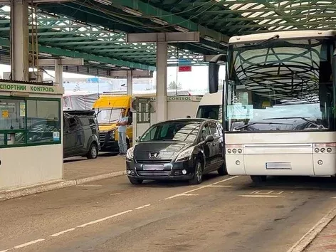 Legally and without queues at the border: Ukraine has launched a single online portal for international bus travel