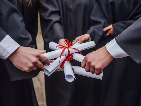 Apostille in the MES: how to translate and apostille documents of the Ministry of Education and Science?