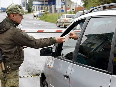 Has eCherha affected the congestion at checkpoints and what is the current situation at Ukraine's borders?