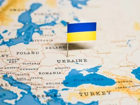 How many foreigners lived in Ukraine before the war and what is the current migration situation?