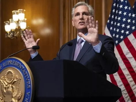 Why was US Speaker McCarthy fired and how will this affect support for Ukraine?